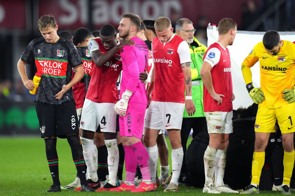 Boala de care suferă Bas Dost, fotbalistul prăbușit pe teren în timpul meciului AZ - Nec Nijmegen _2