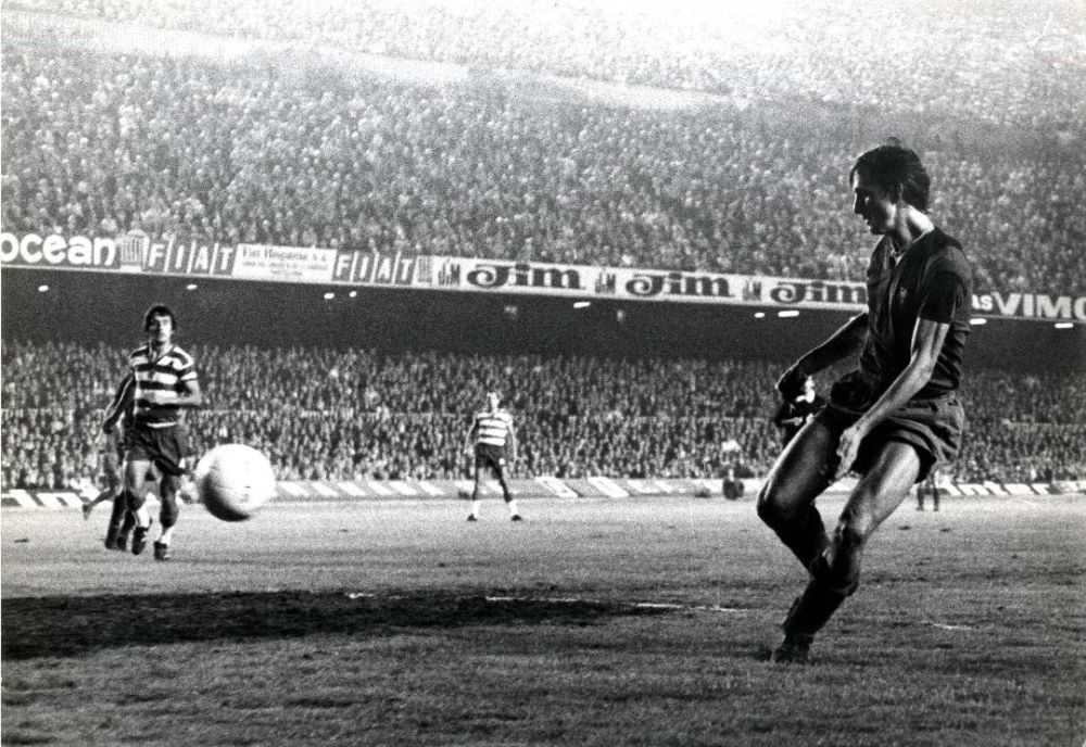 Cătălin Oprișan scrie despre 50 de ani trecuți de la debutul lui Cruyff la FC Barcelona, când nimeni nu se aștepta. ”Dați foaia, joc! N-o dați, nu joc! E clar?”_1
