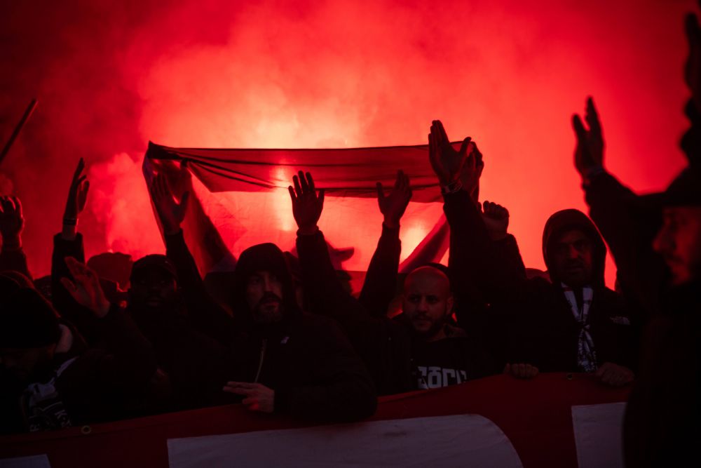 Fanii PSG au luat cu asalt Milano! Cum arată Piața Catedralei_13