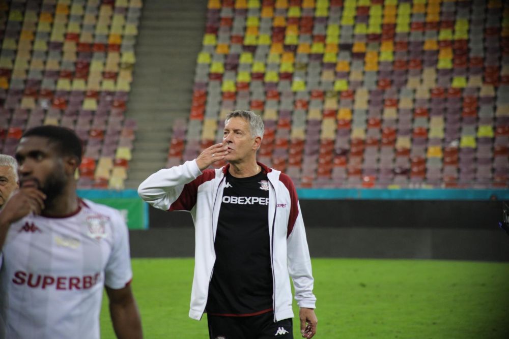 „Îl iubim, îl respectăm! Nu ați văzut cum aleargă pe Giulești când marchează echipa?” Cristiano Bergodi i-a cucerit pe fani_3