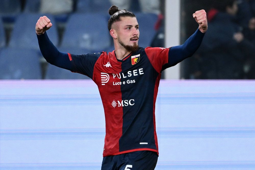 Radu Drăgușin rămâne cu picioarele pe pământ după primul gol marcat în Serie A. Cui i-a dedicat reușita și cele două nume mari de la care "a învățat"_3