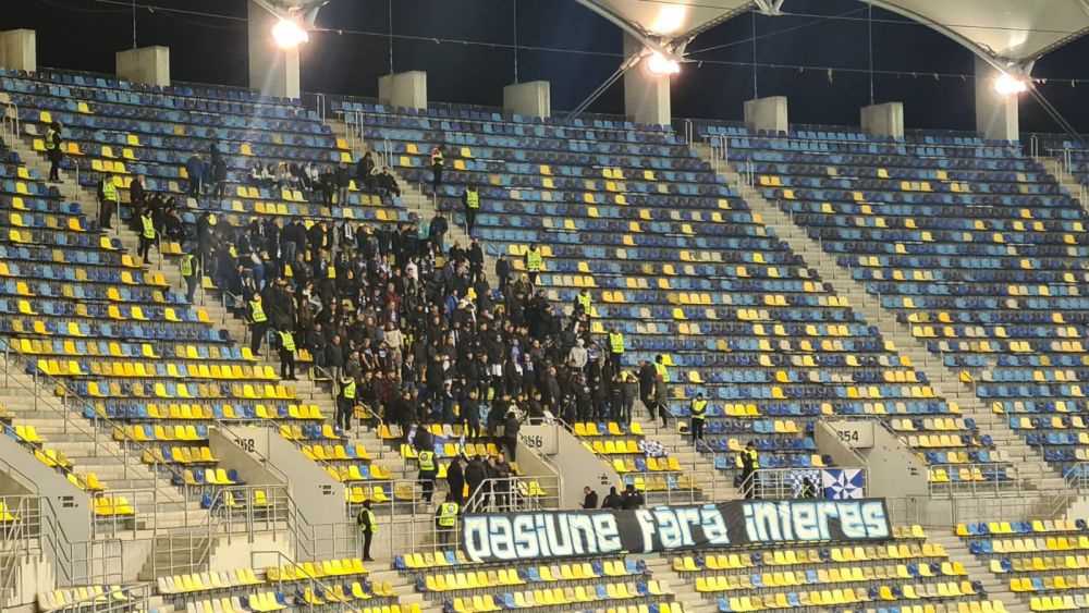 FCSB - FCU Craiova | Oltenii au afișat un banner care nu lasă loc de interpretări_3