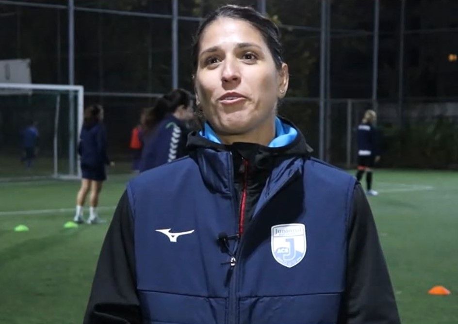 O așteaptă pe Cristina Neagu la fotbal: "Cred că am face echipă bună. Handbalistele joacă foarte bine fotbal"_11