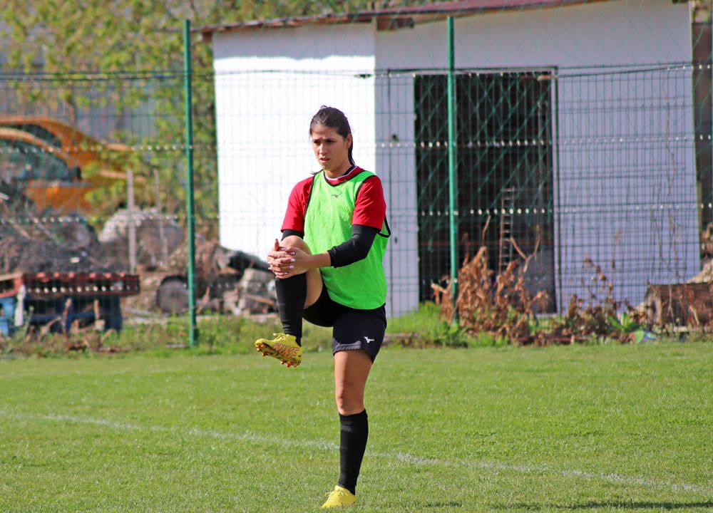 O așteaptă pe Cristina Neagu la fotbal: "Cred că am face echipă bună. Handbalistele joacă foarte bine fotbal"_8