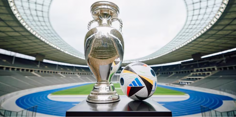 Cu ea să jucăm la Euro 2024! UEFA a prezentat mingea oficială de la turneul final al Campionatului European_5