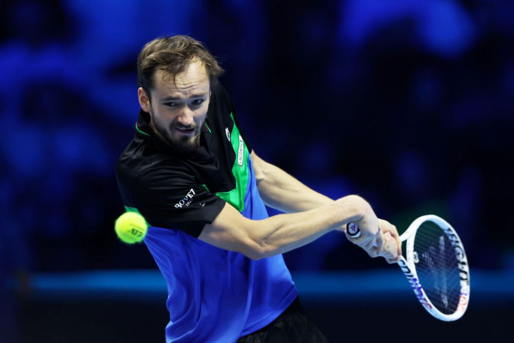 Meciul și criza de nervi: Medvedev a cedat la Torino și a aruncat violent cu racheta, în semifinala cu Sinner_1