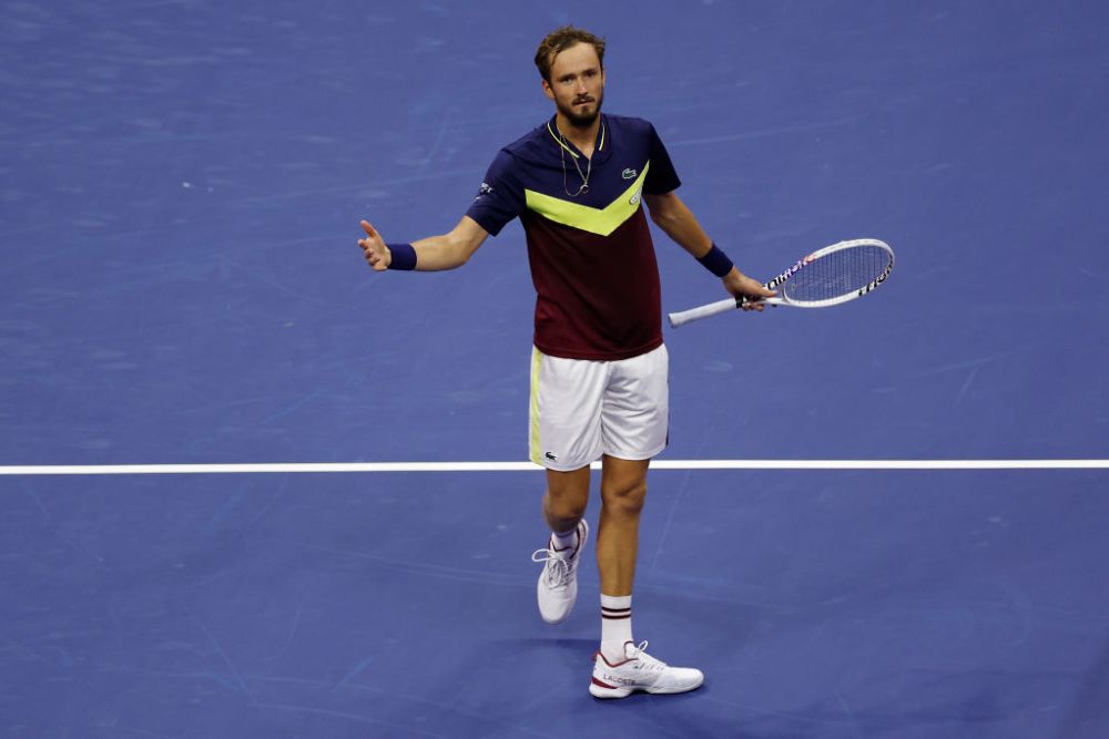 Meciul și criza de nervi: Medvedev a cedat la Torino și a aruncat violent cu racheta, în semifinala cu Sinner_19