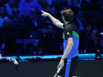 
	Meciul și criza de nervi: Medvedev a cedat la Torino și a aruncat violent cu racheta, în semifinala cu Sinner
