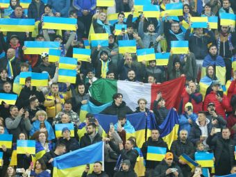 
	Atmosferă superbă la meciul decisiv! Fanii italieni au aplaudat în timpul intonării imnului Ucrainei: cum au apărut fotbaliștii
