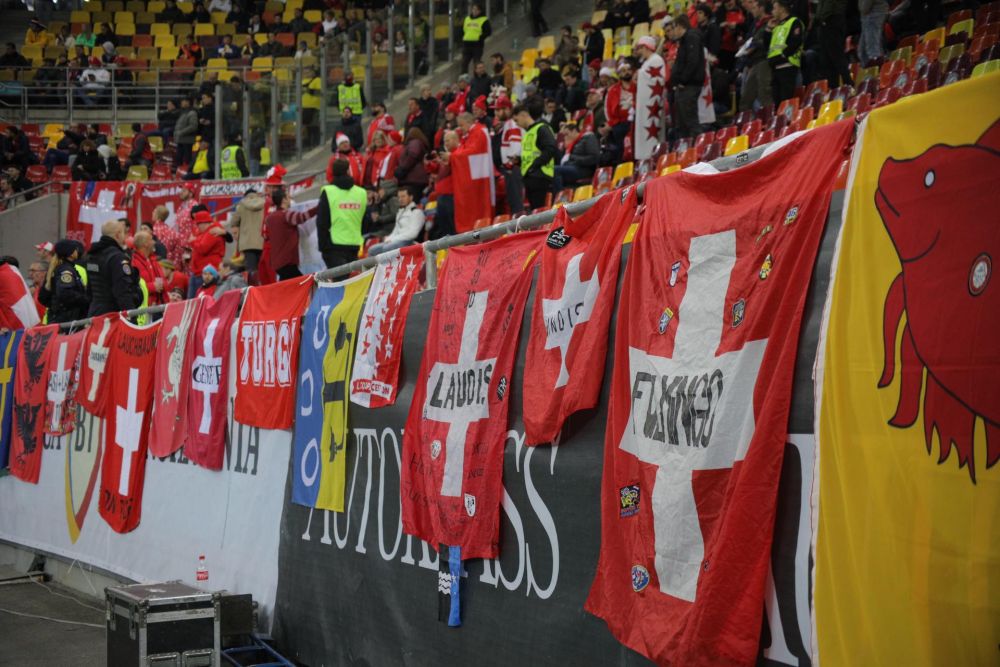 Red House! Fanii Elveției s-au strâns cu mic, cu mare pe Arena Națională_1