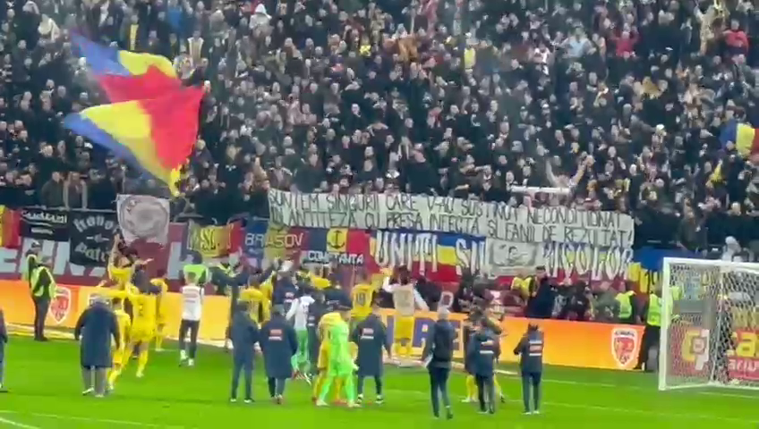 Primul gest făcut de fotbaliști după România - Elveția 1-0_13