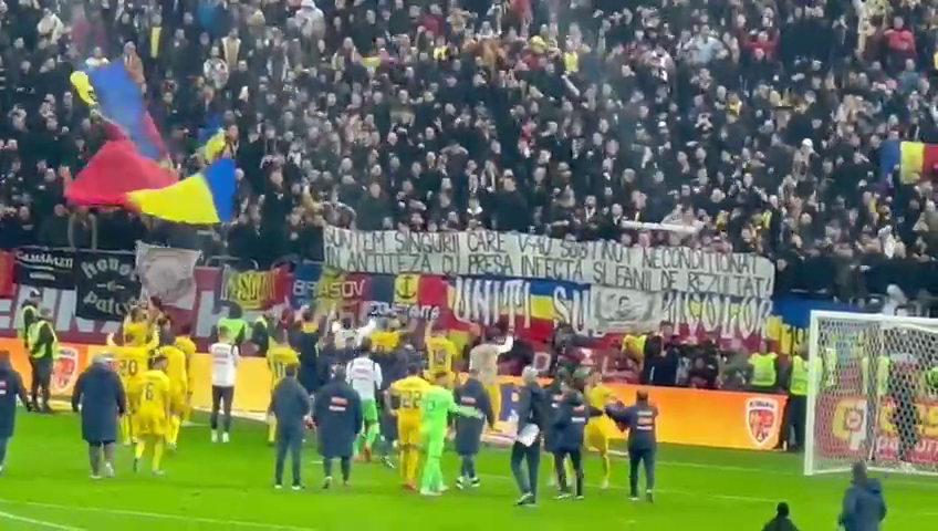 Primul gest făcut de fotbaliști după România - Elveția 1-0_16