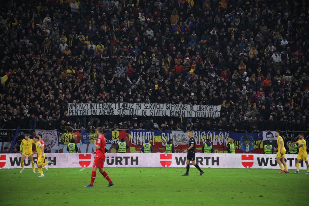 Bannerul haios de la România - Elveția, care i-a făcut pe mulți spectatori să zâmbească_36