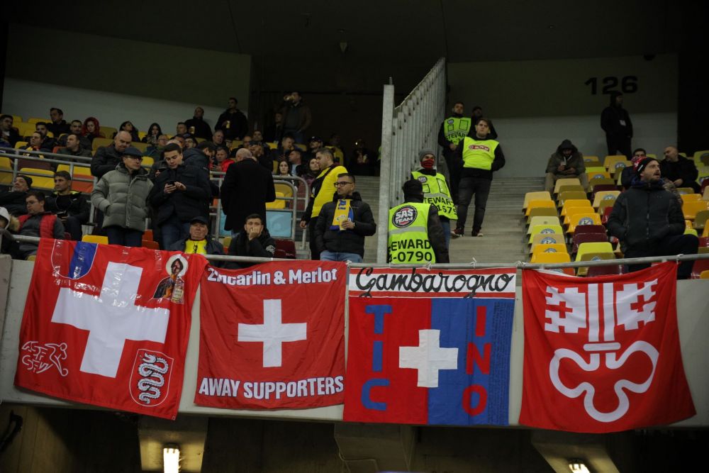 Bannerul haios de la România - Elveția, care i-a făcut pe mulți spectatori să zâmbească_10