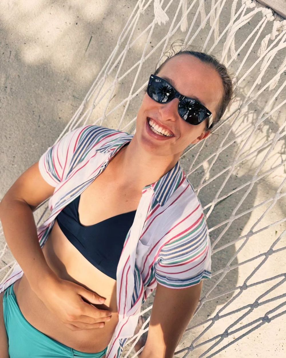 Petrece în bikini terminarea sezonului pe locul 1 WTA: ipostazele în care a fost surprinsă Iga Swiatek în vacanță _61