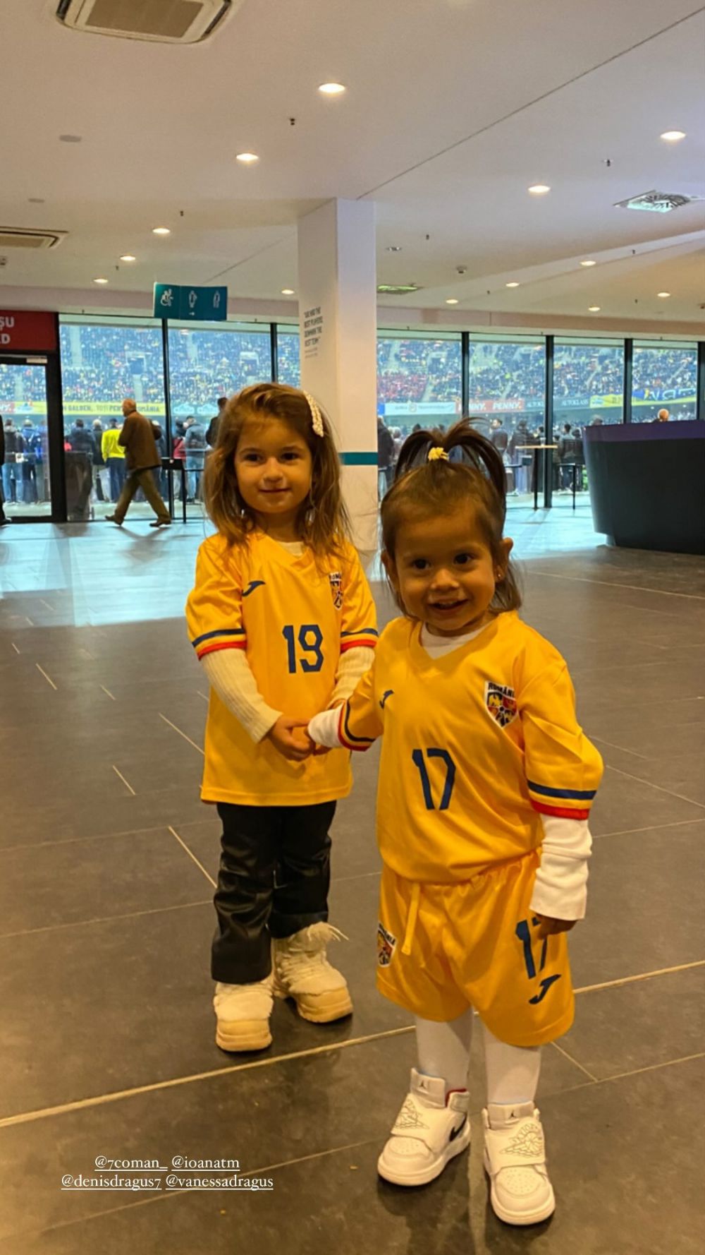 Fetele lui Coman! Imagini de la stadion cu soția fotbalistului și fetița lor, Kasia _12
