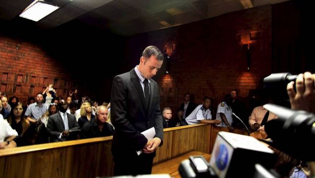
	Oscar Pistorius poate ieși din închisoare la 7 ani de la crima care a șocat! Mama victimei nu se mai opune, dar fostul atlet e amenințat cu moartea&nbsp;
