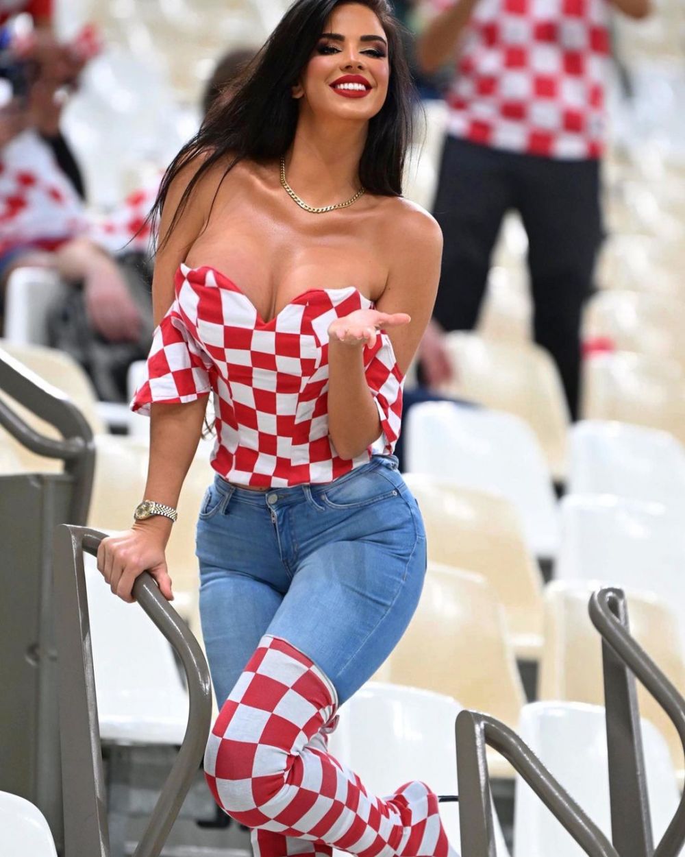 Ivana Knoll nu se dezminte după ce Croația s-a calificat la EURO 2024. Promisiunea celei mai cunoscute susținătoare a naționalei_288