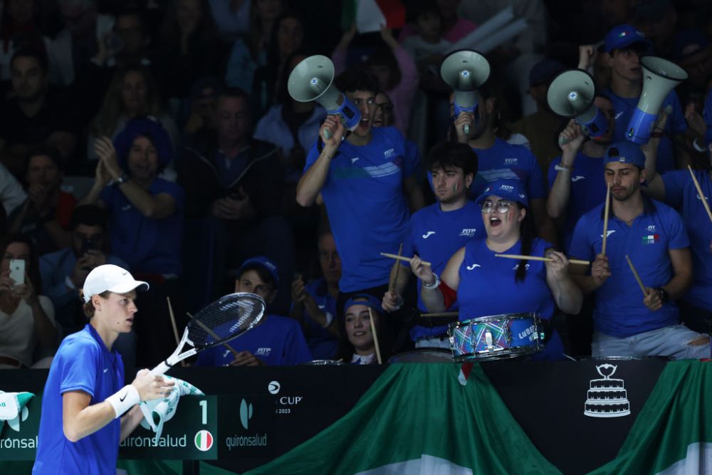Djokovic, în genunchi. Italia tânărului Sinner învinge Serbia și se califică în finala Cupei Davis, după 25 de ani_1
