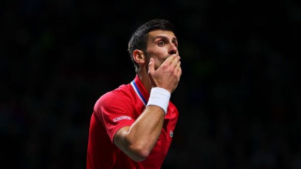 
	Djokovic, în genunchi. Italia tânărului Sinner învinge Serbia și se califică în finala Cupei Davis, după 25 de ani
