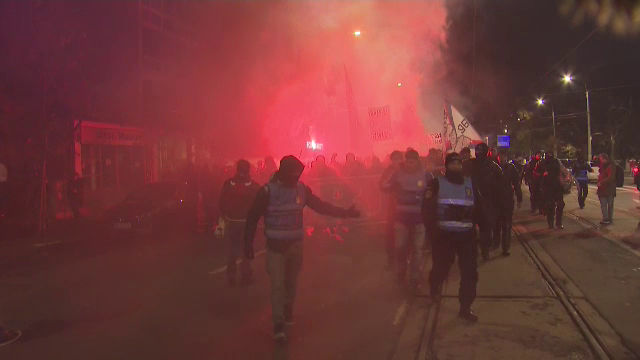 Suporterii FCSB s-au întâlnit la 3 grade Celsius și au defilat spre Arena Națională! Atmosferă incendiară pe străzile din București_21