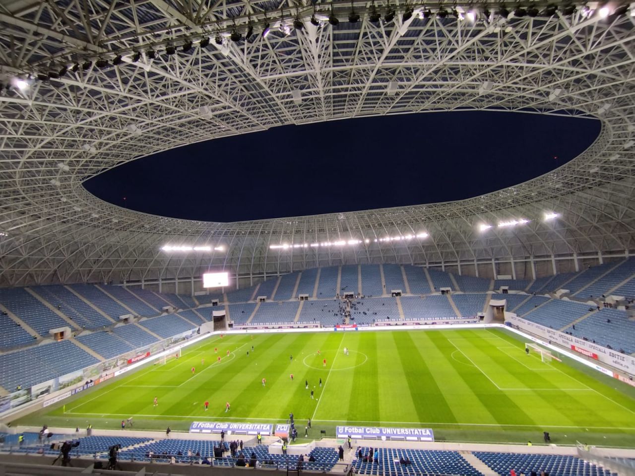 Bate vântul în tribune la FCU Craiova - Sepsi! Câți fani sunt prezenți la meci_5