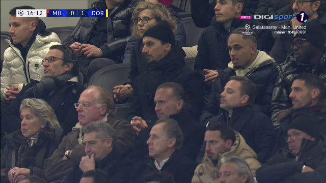 Zlatan Ibrahimovic s-a îmbrăcat bine și și-a făcut apariția pe "San Siro", la AC Milan - Borussia Dortmund_1