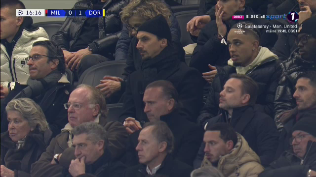 Zlatan Ibrahimovic s-a îmbrăcat bine și și-a făcut apariția pe "San Siro", la AC Milan - Borussia Dortmund_33