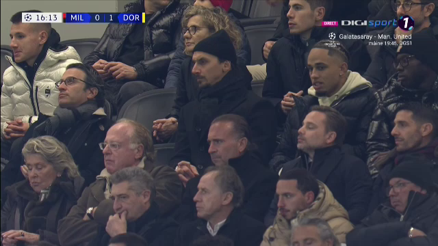 Zlatan Ibrahimovic s-a îmbrăcat bine și și-a făcut apariția pe "San Siro", la AC Milan - Borussia Dortmund_7