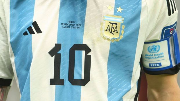 
	Suma uriașă cu care s-a deschis licitația pentru tricourile purtate de Leo Messi la Campionatul Mondial&nbsp;
