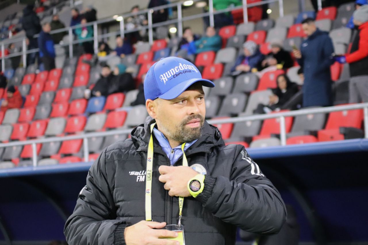 Primul antrenor contactat de Dinamo, după plecarea lui Burcă: "Simt că trebuie să rămân la actuala echipă"_6