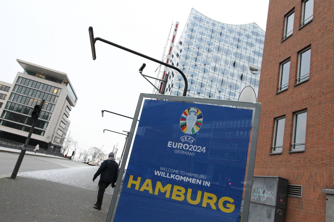 Tragere la sorți EURO 2024 | Cu Mihai Stoichiță pe extrema dreaptă. FOTO de la Hamburg cu delegația tricoloră_1