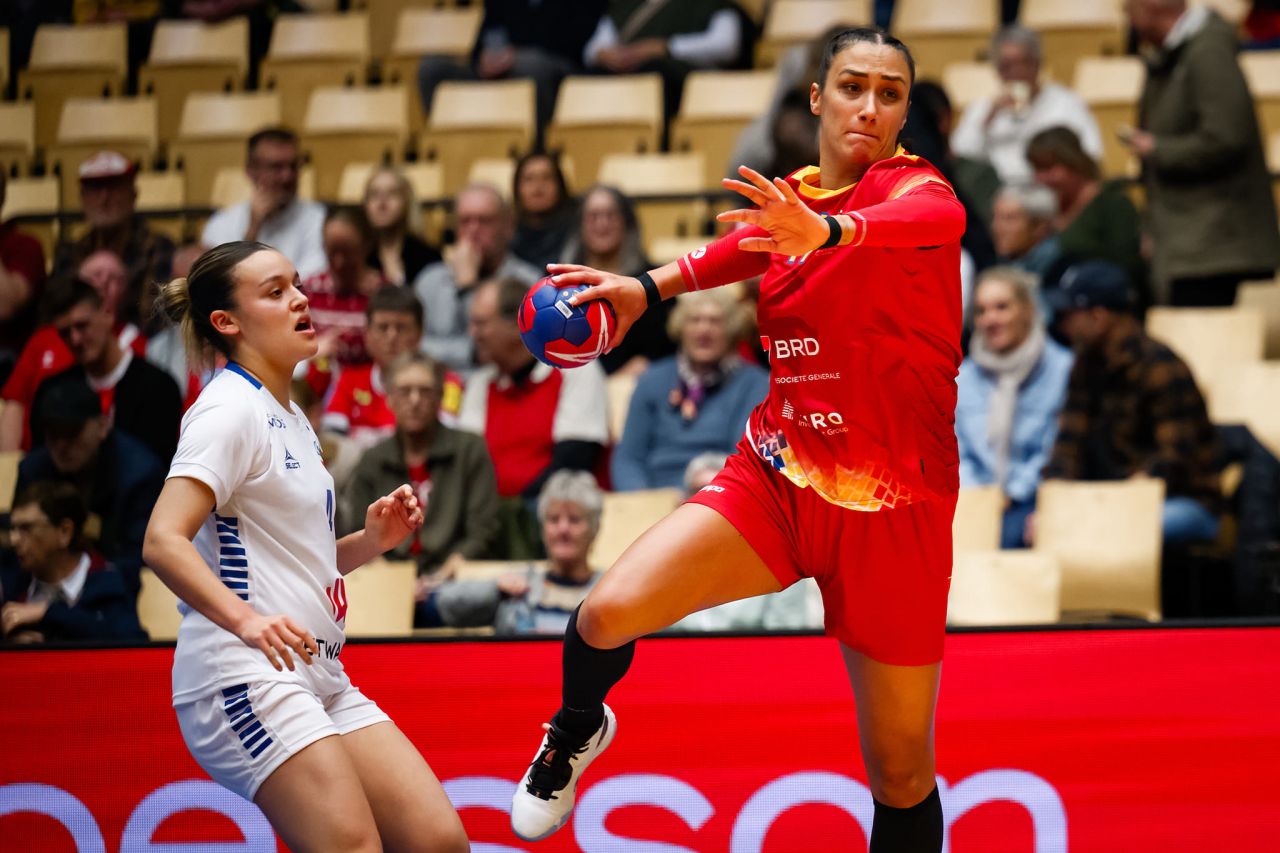 România - Serbia 37-28 (19-13) | Opriți planeta! Tricolorele au făcut un meci fără cusur la Campionatul Mondial de handbal feminin. Buceschi, MVP_3