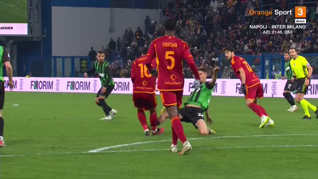 Daniel Boloca a văzut cartonașul roșu! Mijlocașul, eliminat după un fault dur în meciul cu AS Roma_2