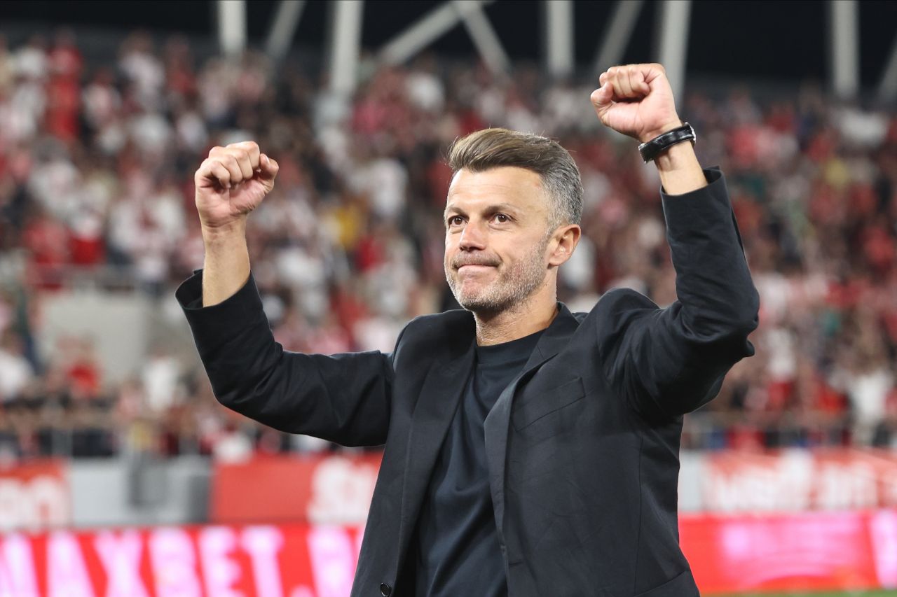 Ovidiu Burcă intervine după ce Eugen Voicu s-a fotografiat cu trofeele lui CFR Cluj_1