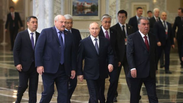 Aliatul lui Putin care s-a opus invaziei în Ucraina, ținta ironiilor după ce a dat gol cu altă minge decât cea în care a șutat