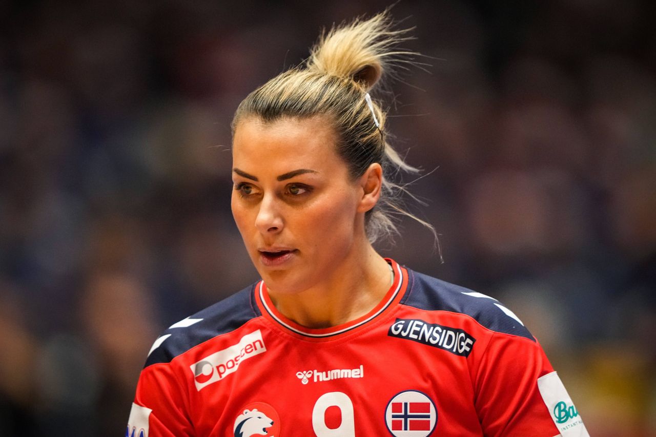 She's back! Nora Mork a aprins scânteia la Mondialul de handbal. Cu ce scor a demolat Norvegia echipa Angolei _3