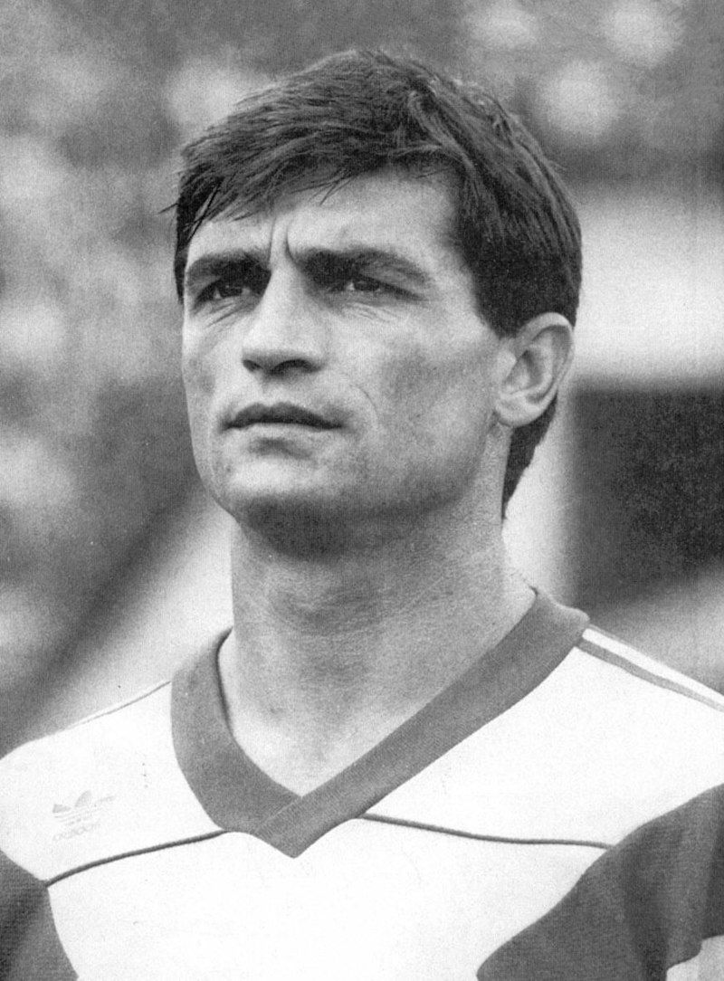 Corvinul, în sferturile Cupei României, după 35 de ani: cine sunt fotbaliștii care evoluau la Hunedoara în 1988 _6