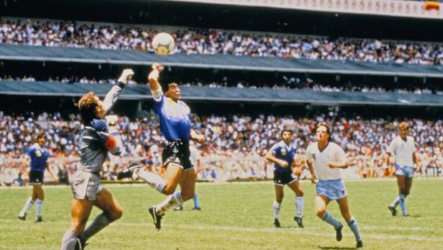 
	&rdquo;Maradona trăiește prin el&rdquo;. Golul cu &rdquo;Mâna lui Dumnezeu&rdquo; s-a repetat după 37 de ani&nbsp;
