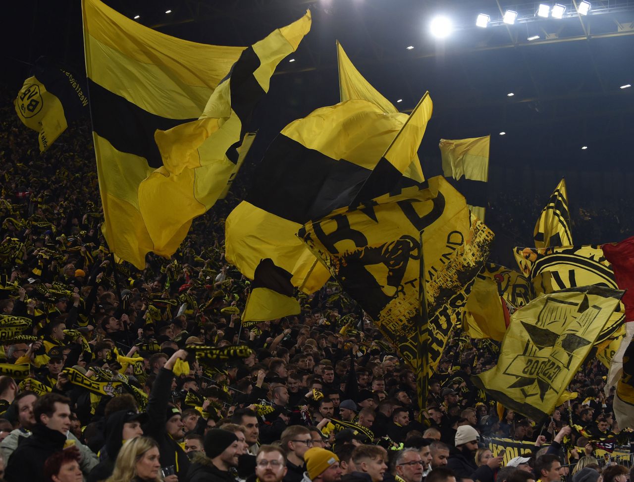 Atmosferă superbă la Borussia Dortmund - PSG! Cele mai tari imagini cu suporterii de pe ”Signal Iduna Park”_1
