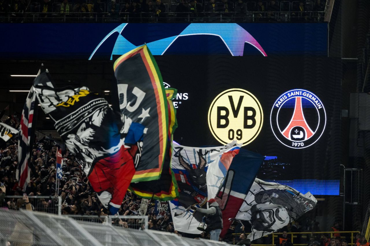 Atmosferă superbă la Borussia Dortmund - PSG! Cele mai tari imagini cu suporterii de pe ”Signal Iduna Park”_12