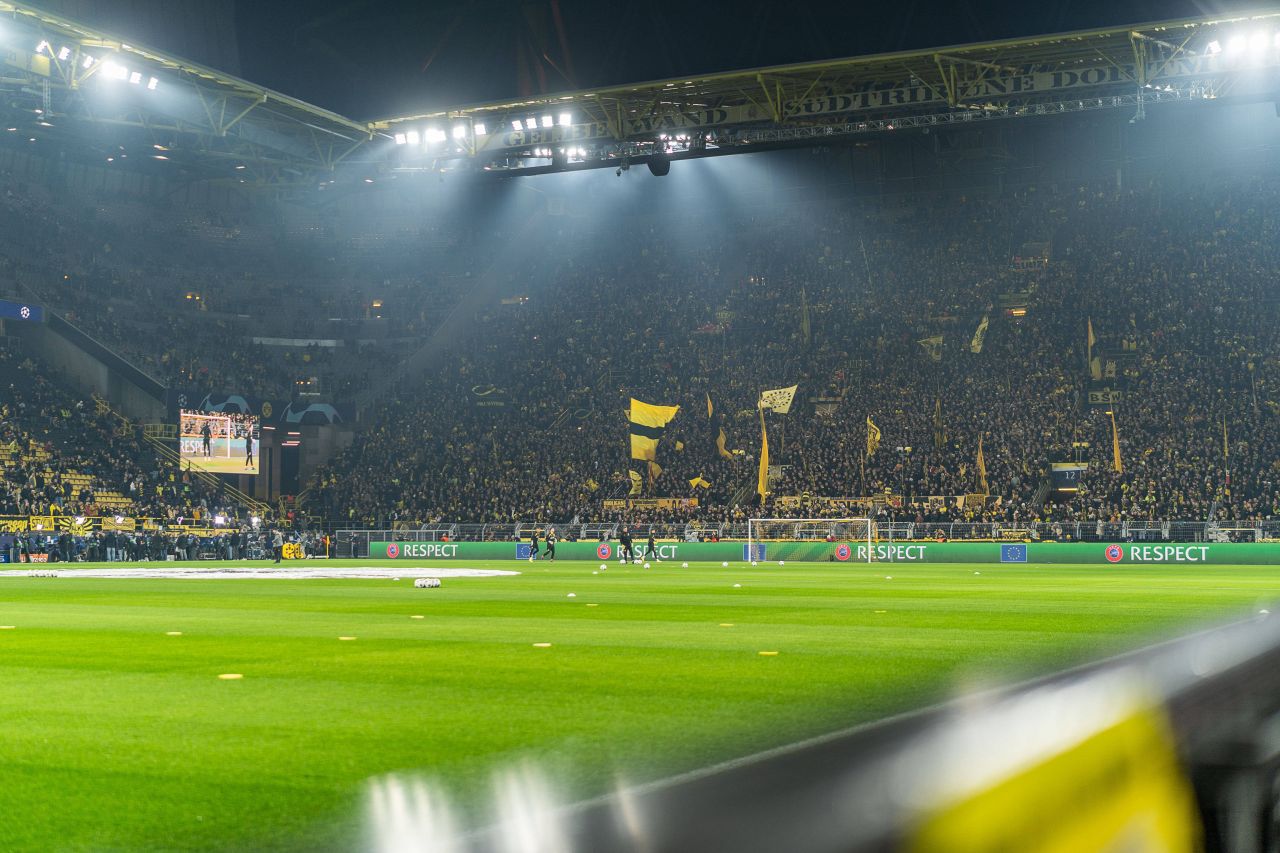 Atmosferă superbă la Borussia Dortmund - PSG! Cele mai tari imagini cu suporterii de pe ”Signal Iduna Park”_14