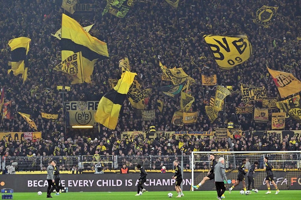 Atmosferă superbă la Borussia Dortmund - PSG! Cele mai tari imagini cu suporterii de pe ”Signal Iduna Park”_10