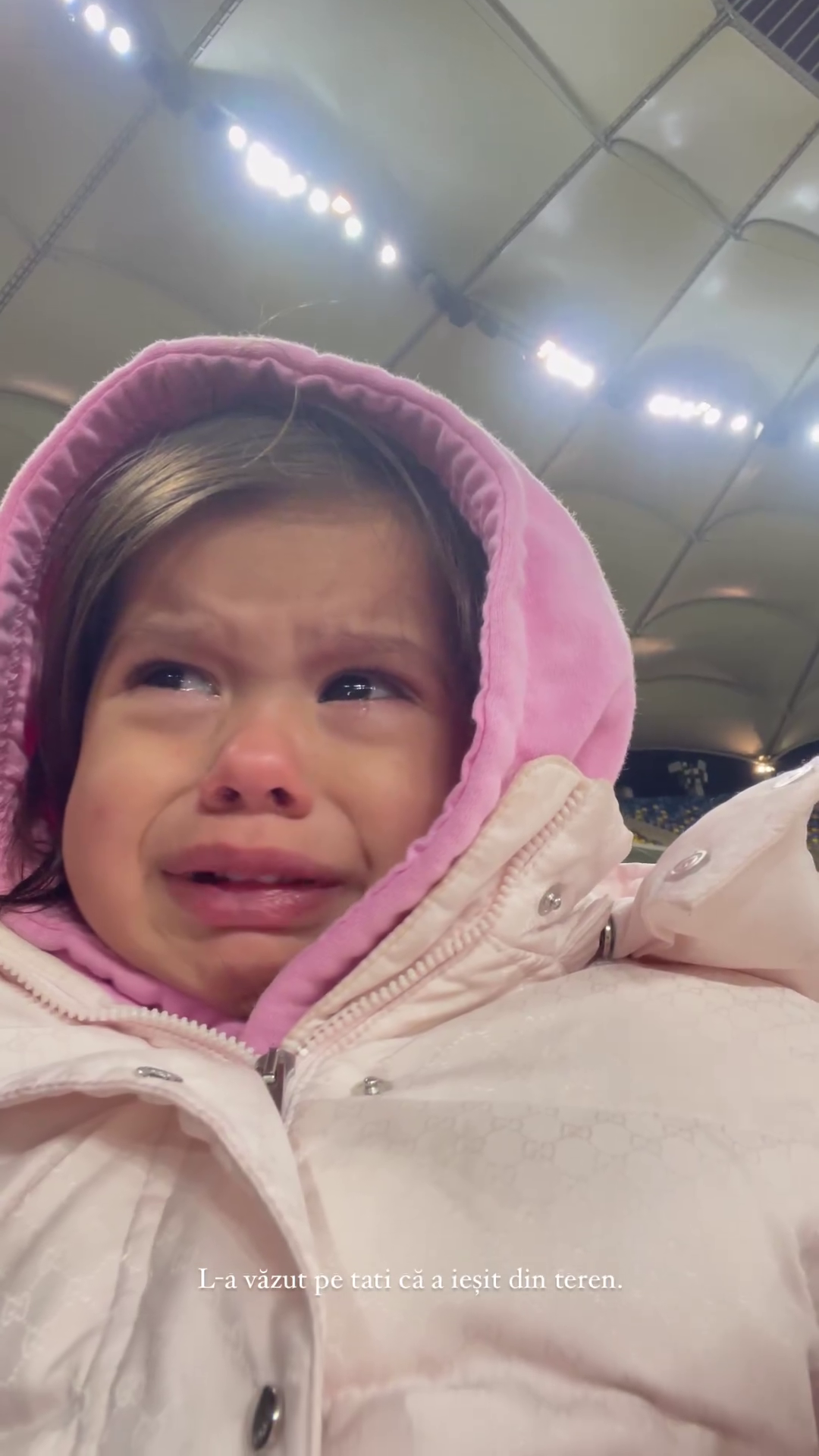 Moment emoționant! Fetița lui Florinel Coman a început să plângă când și-a văzut tatăl ieșind din teren pe Arena Națională! Ioana a filmat tot_6