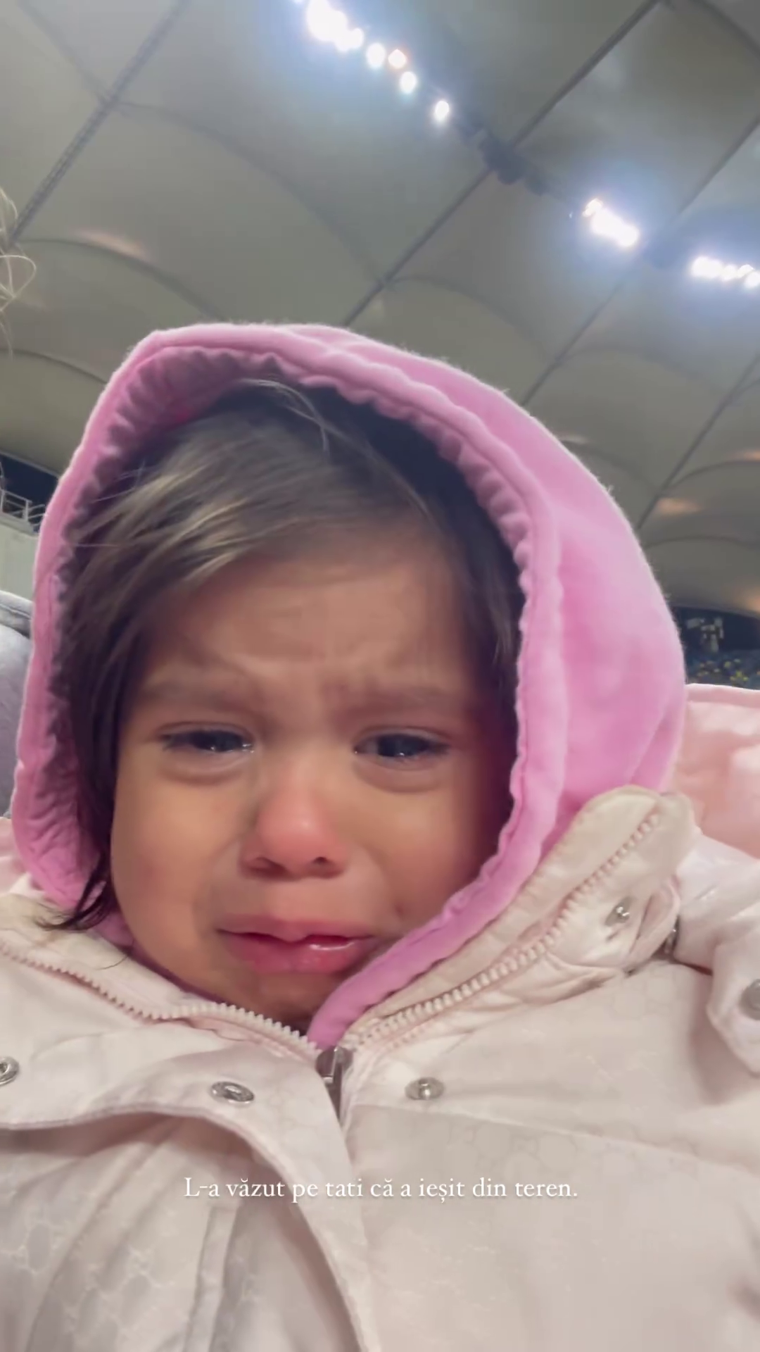 Moment emoționant! Fetița lui Florinel Coman a început să plângă când și-a văzut tatăl ieșind din teren pe Arena Națională! Ioana a filmat tot_8