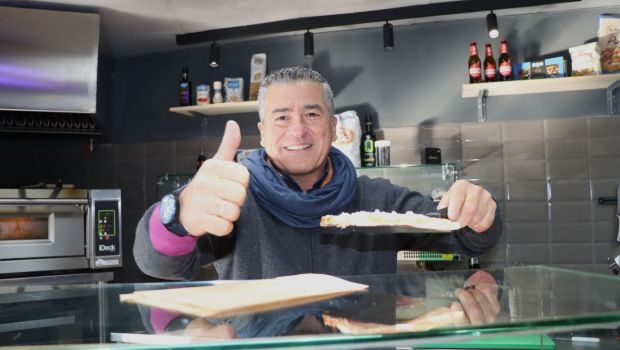 
	Renzo Rossi a lucrat la FCSB, Rapid și CFR Cluj, dar spune că are comerțul în sânge. &quot;Am deschis o pizzerie cu rețete ca la Roma!&quot;
