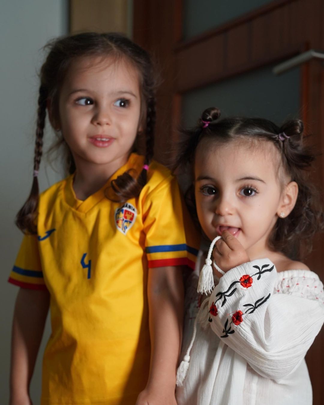 Moment viral! Cum a reacționat Victoria, fata cea mare a lui Cristi Manea, când fotbalistul i-a dăruit echipamentul lui CFR Cluj _31