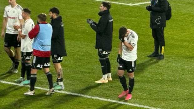 
	Jucătorii lui U Cluj, distruși după umilința contra lui CFR. Cum a fost surprins Alex Chipciu
