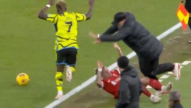 
	Jucătorul lui Liverpool, accidentat după ce s-a ciocnit cu Klopp! A cerut imediat schimbare

