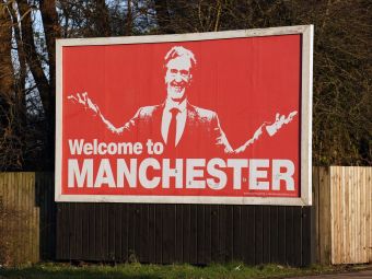 
	Manchester United intră într-o nouă eră: Sir Jim Ratcliffe are 25% din club! Prima decizie anunțată
